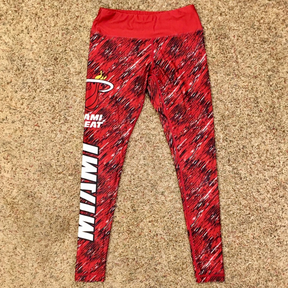 NBA MIAMI HEAT WOMENS LEGGINGS NWOT